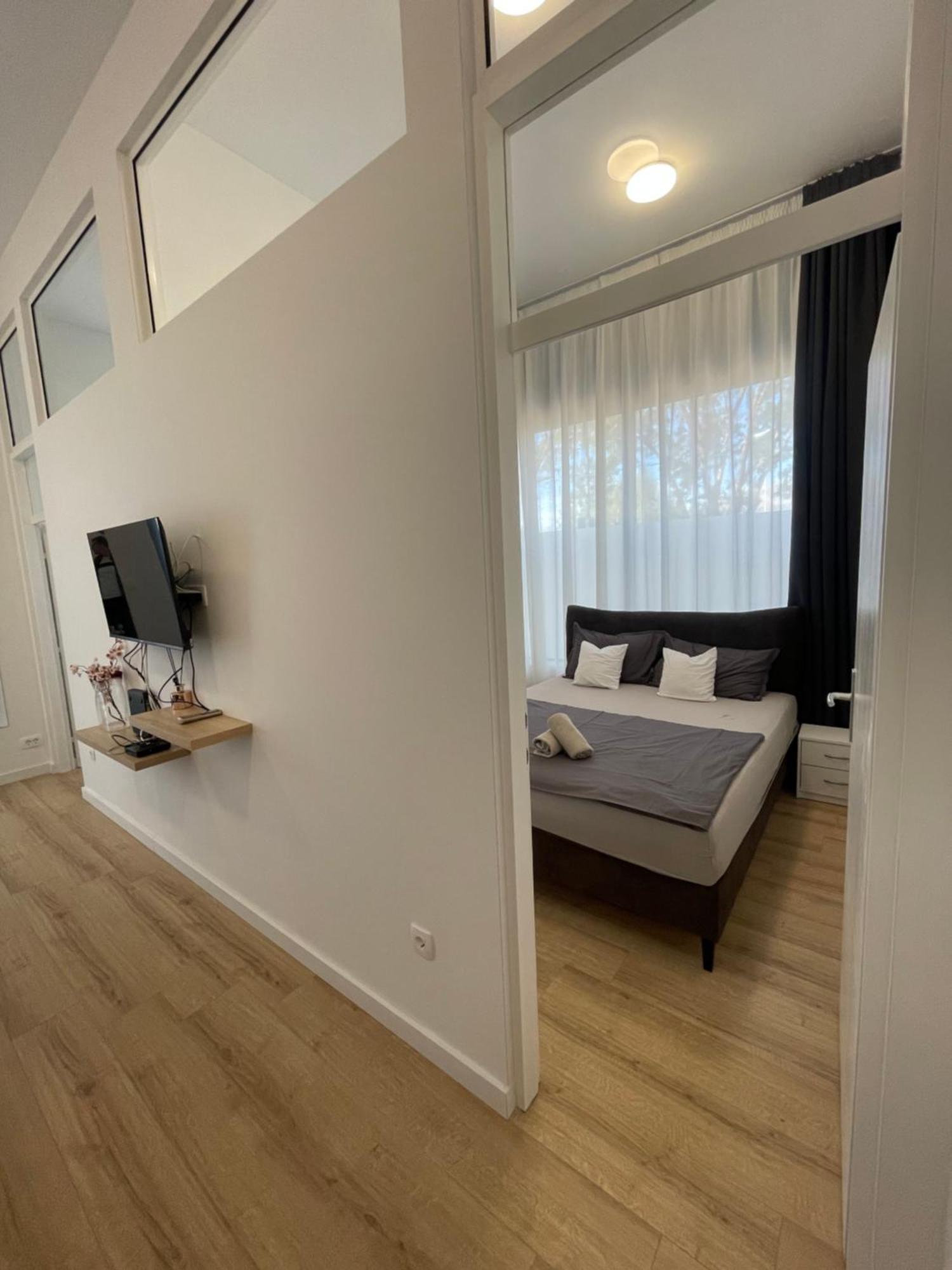 Two Bedroom Apartment N Спліт Екстер'єр фото