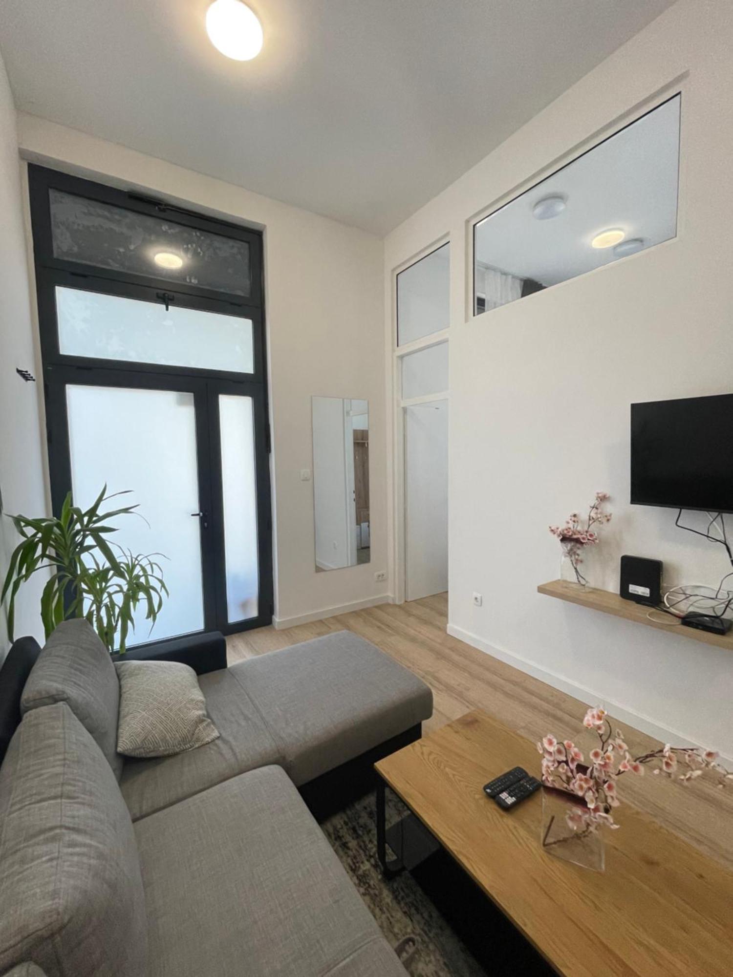 Two Bedroom Apartment N Спліт Екстер'єр фото