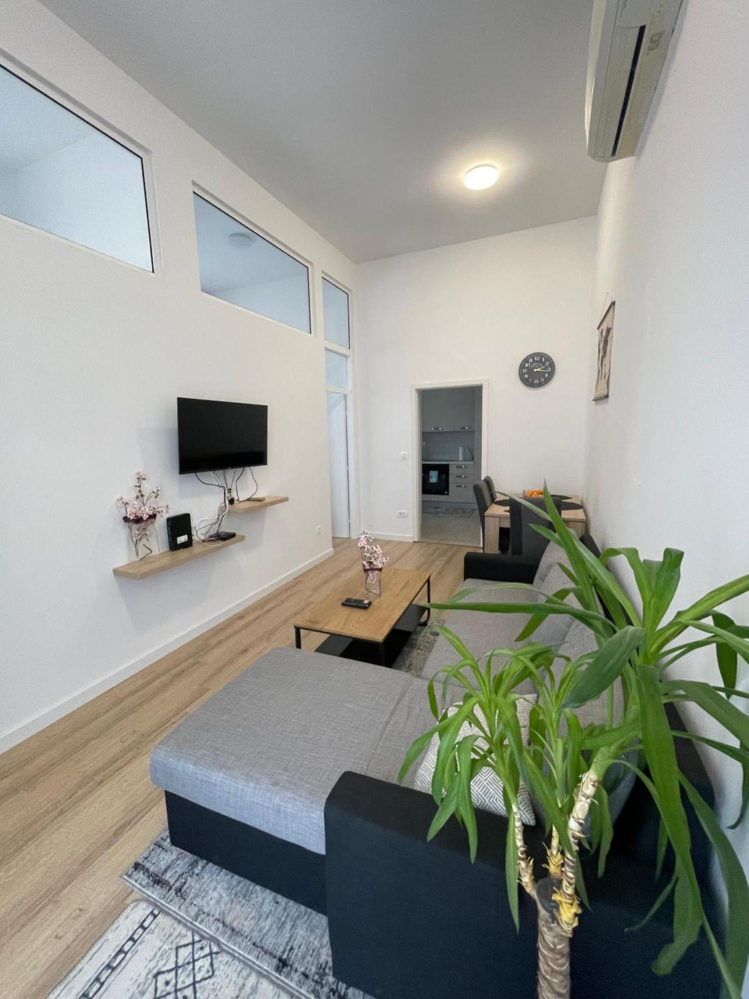 Two Bedroom Apartment N Спліт Екстер'єр фото